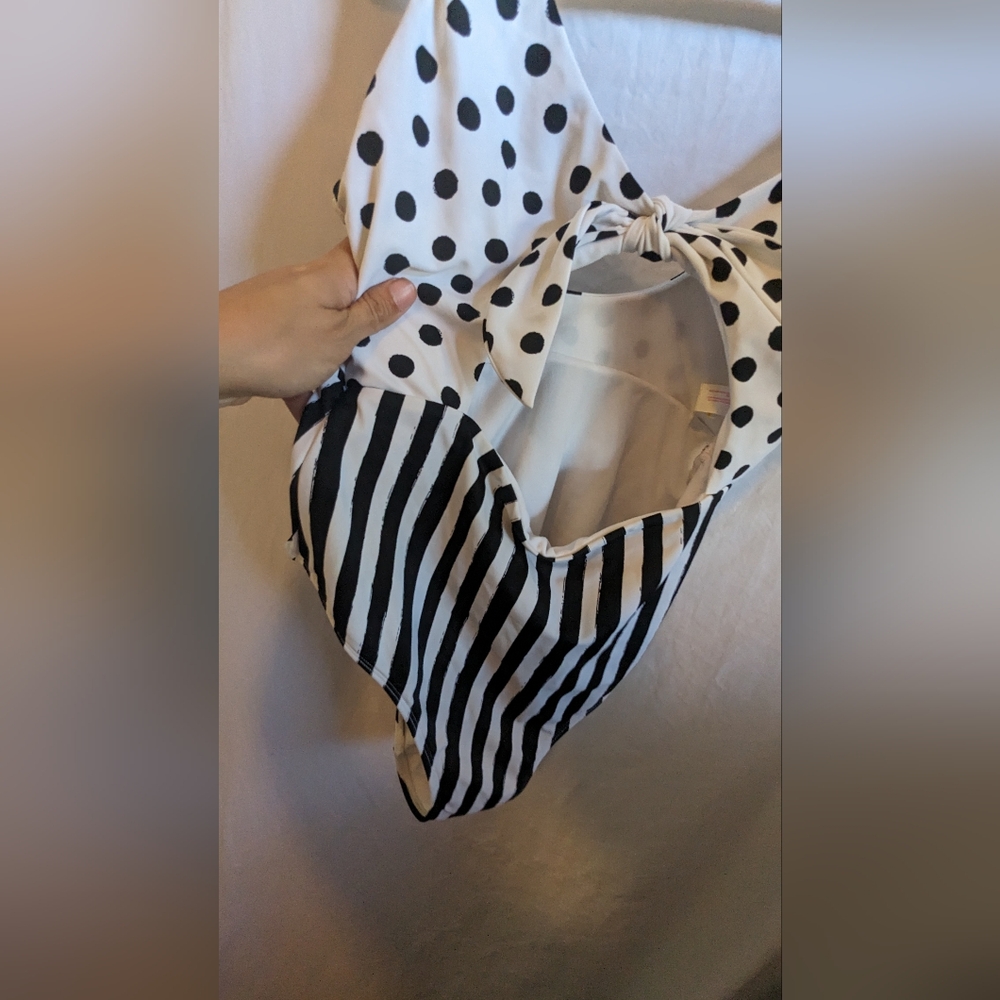 Polka dot one piece - Picture 2 of 4